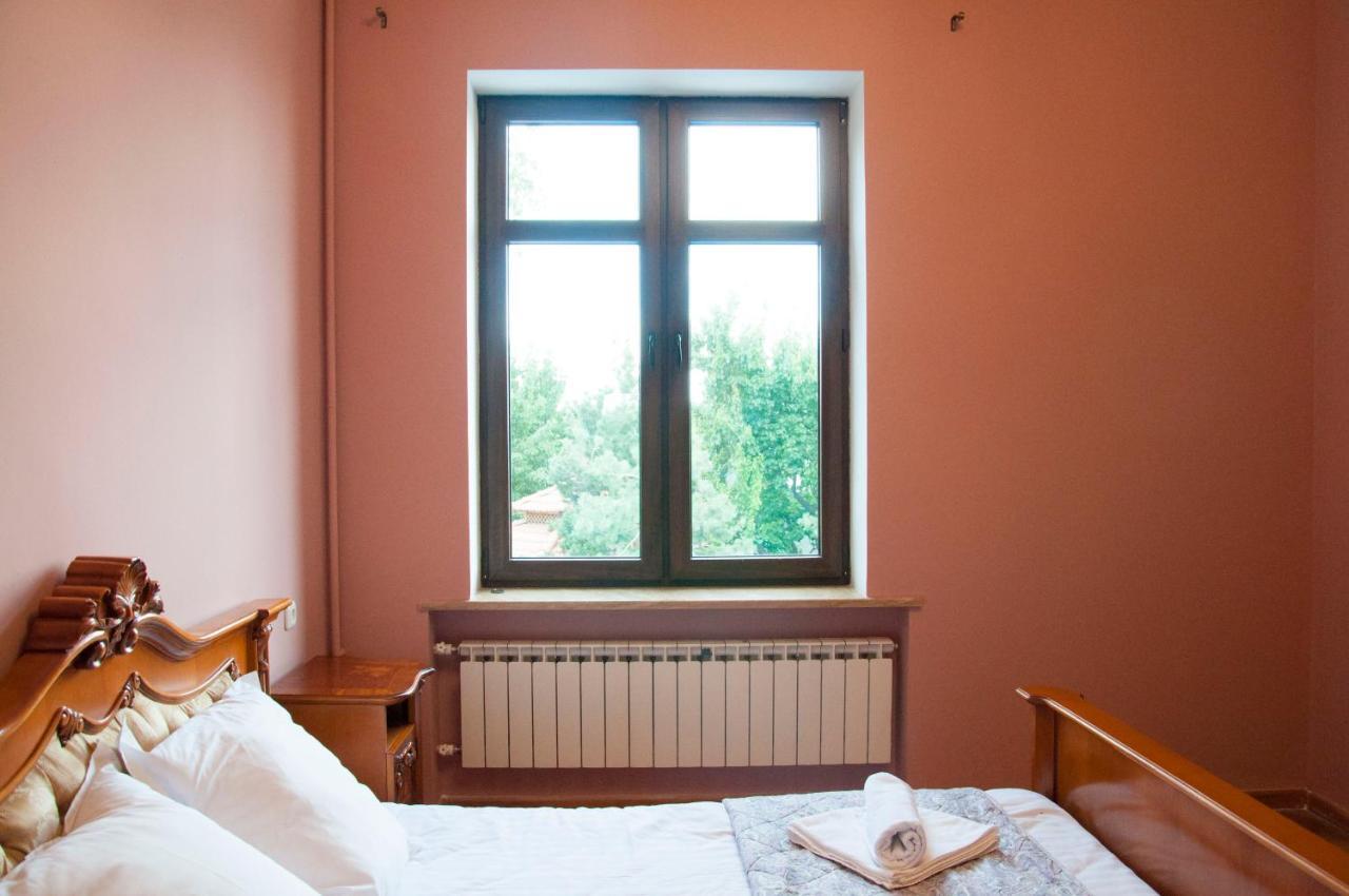 X Hotel Yerevan Luaran gambar