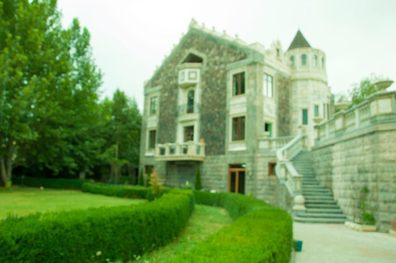 X Hotel Yerevan Luaran gambar