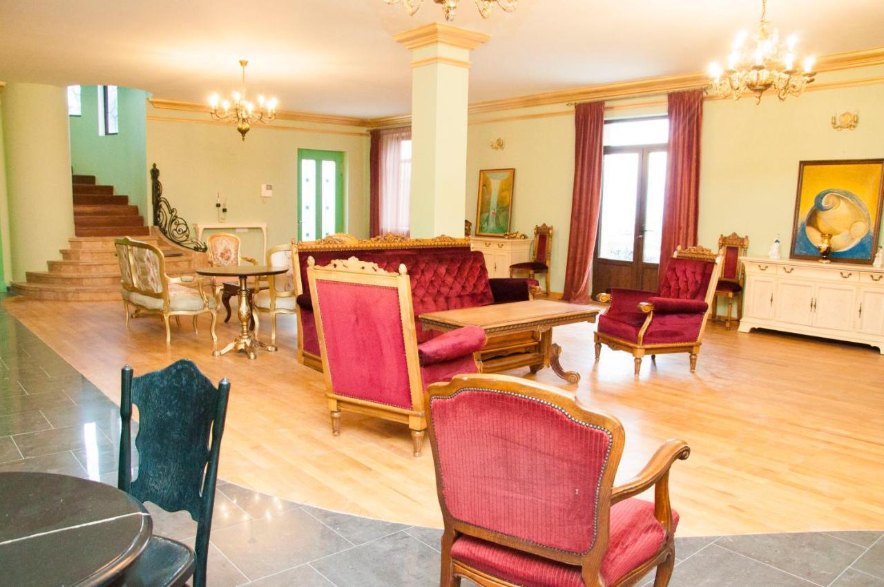 X Hotel Yerevan Luaran gambar