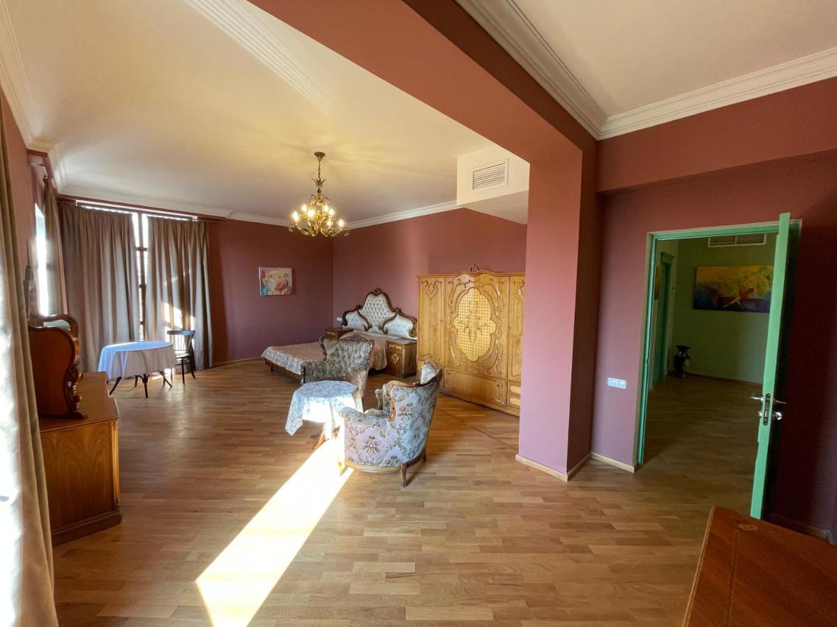 X Hotel Yerevan Luaran gambar