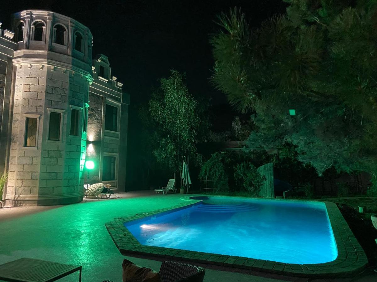 X Hotel Yerevan Luaran gambar