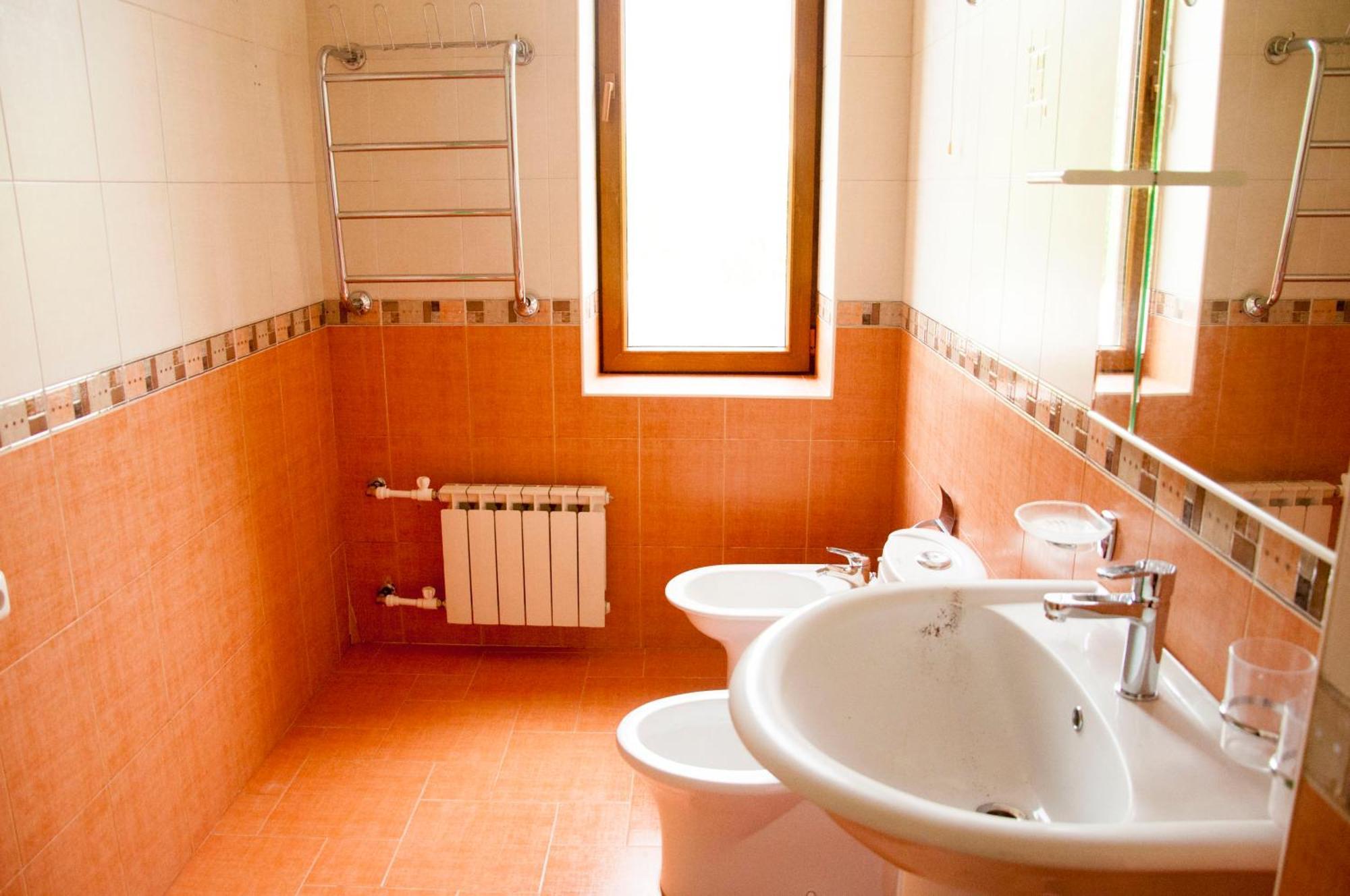 X Hotel Yerevan Bilik gambar
